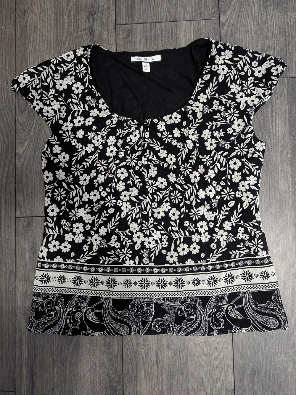 croft & barrow Black and White Floral Scoop Neck Top